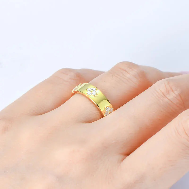 Lucky Clover Moissanite Ring – 925 Sterling Silver